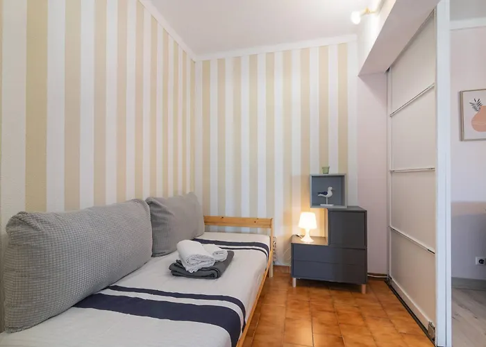 Patio Da Rocha - Silhueta Citadina ポルティマン