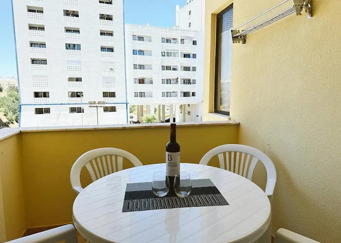 Patio Da Rocha - Silhueta Citadina Portimao